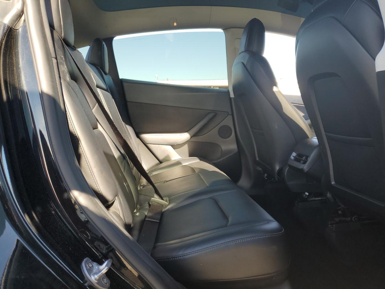 Tesla Model Y Image 8