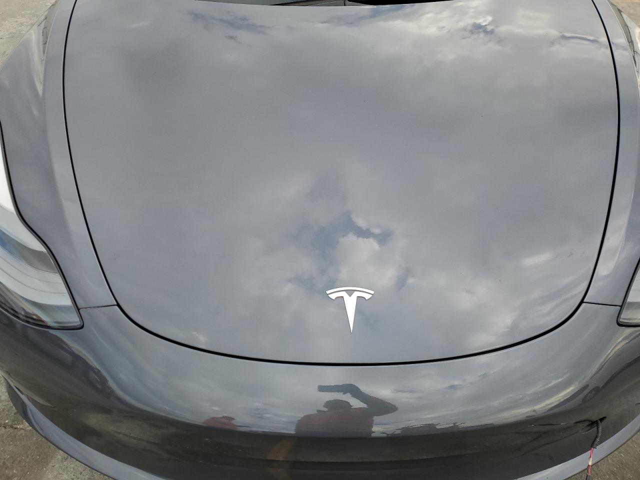 Tesla Model 3 Image 11