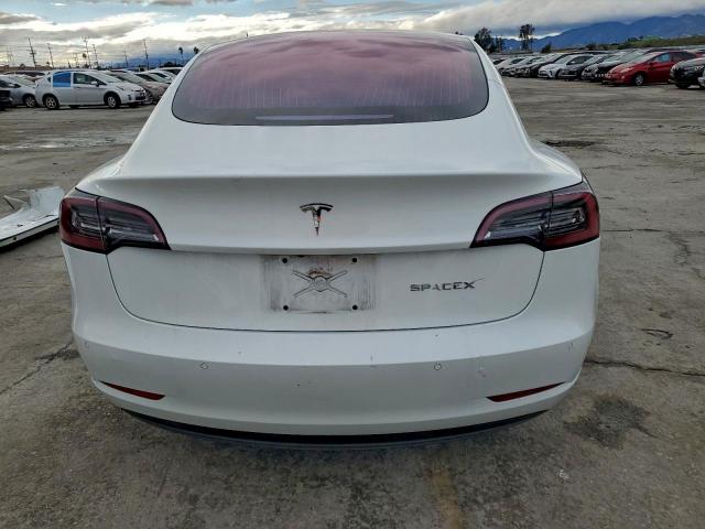 Tesla Model 3 Image 3