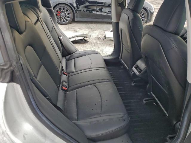 Tesla Model 3 Image 5