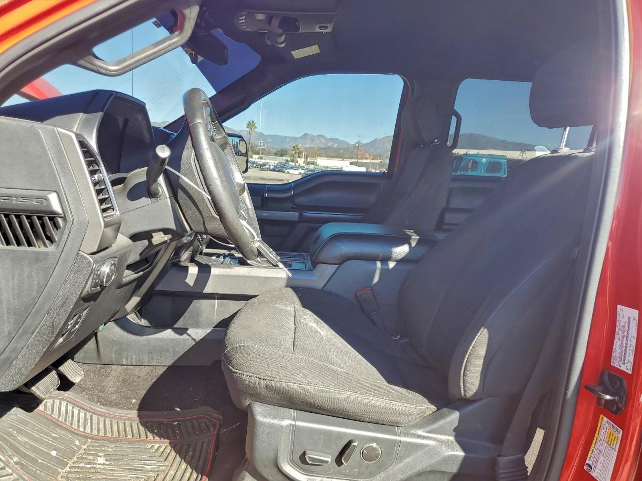 Ford F-150 Supercrew Image 11