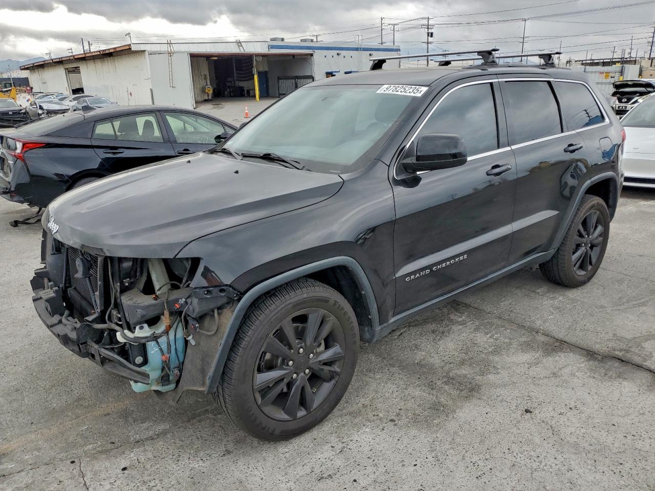 Jeep Grand Cherokee Laredo Image 1