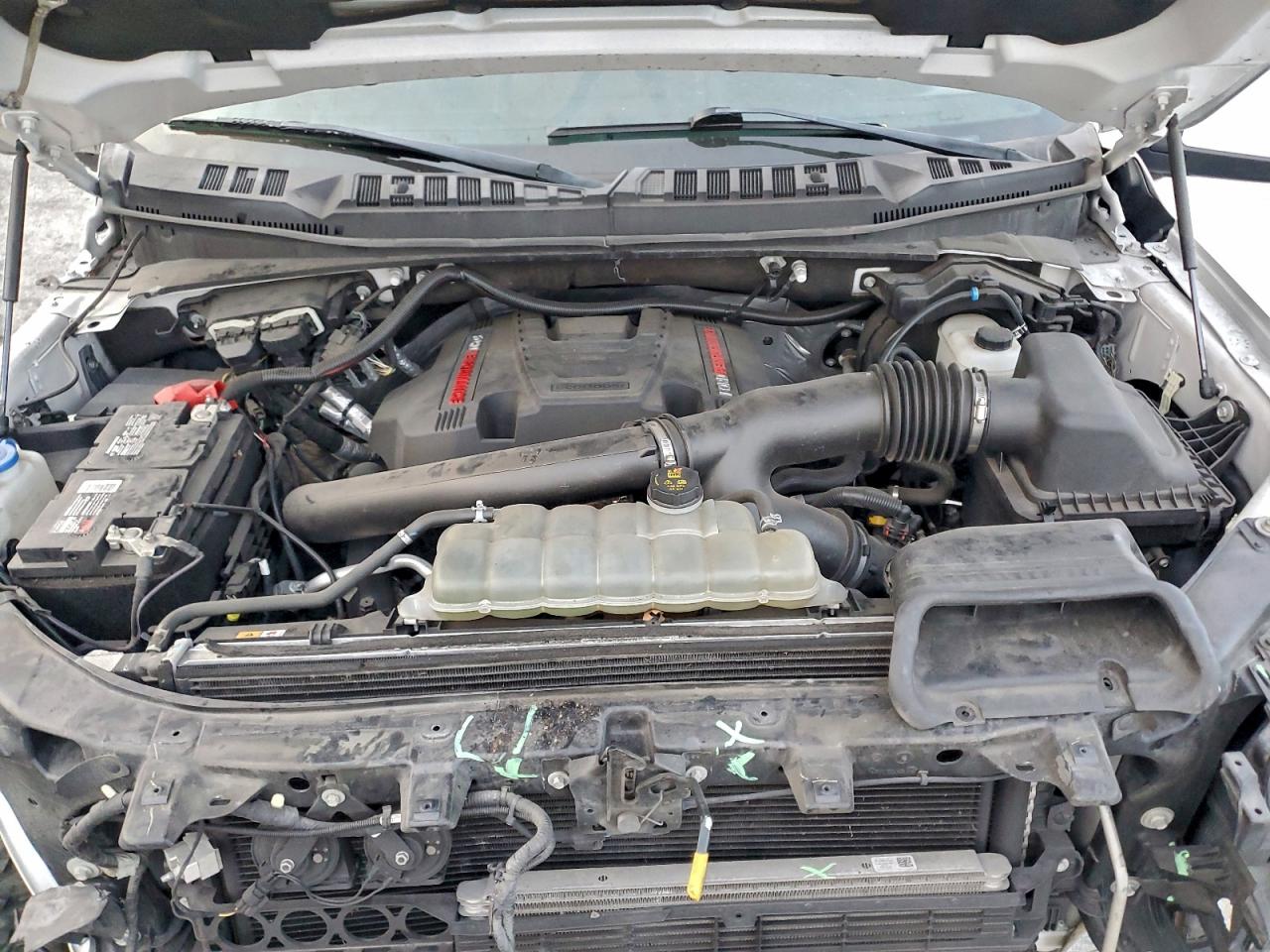 Ford F-150 Raptor Image 11