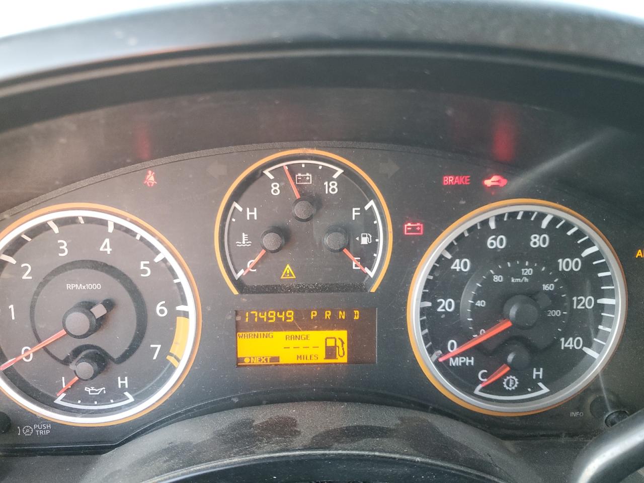 Nissan Titan S Image 7