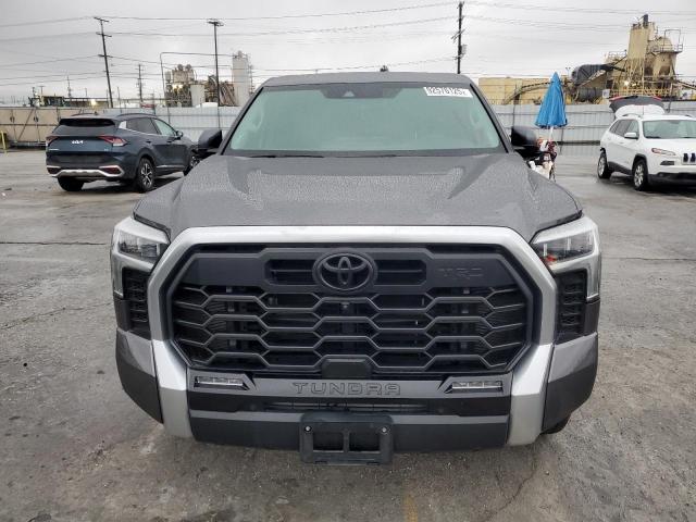 Toyota Tundra Crewmax Limited Image 10
