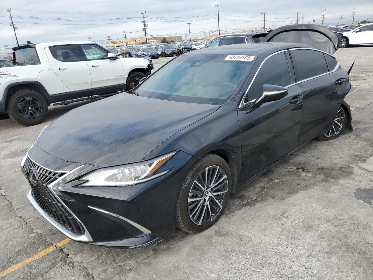 Lexus Es 300h Base Image 1