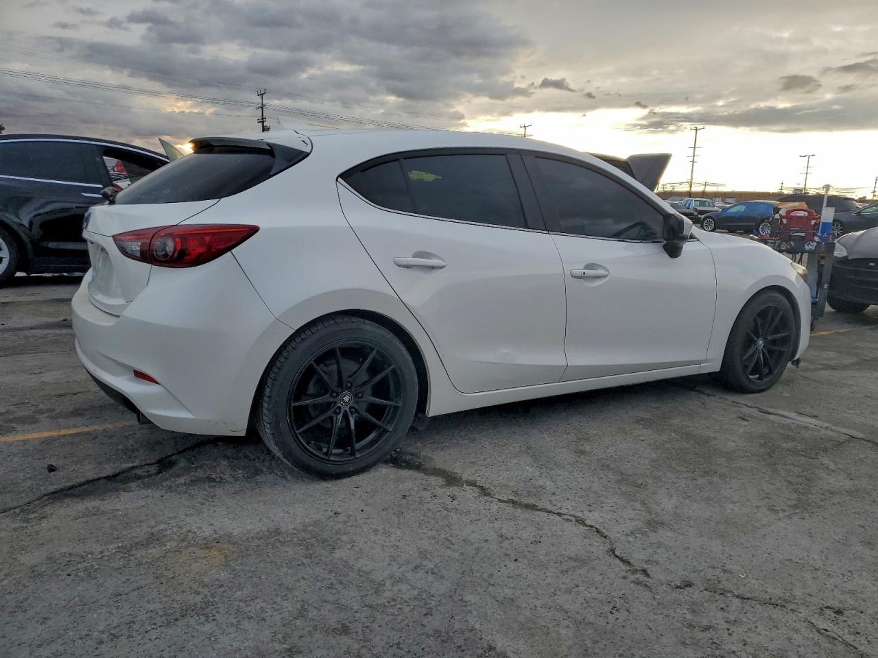 Mazda 3 Grand Touring Image 3