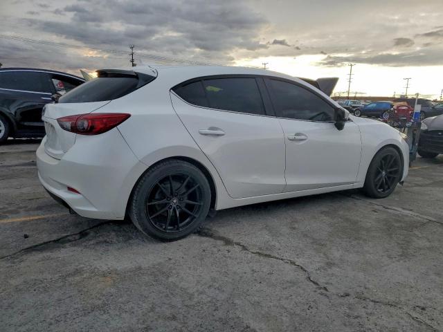 Mazda 3 Grand Touring Image 3