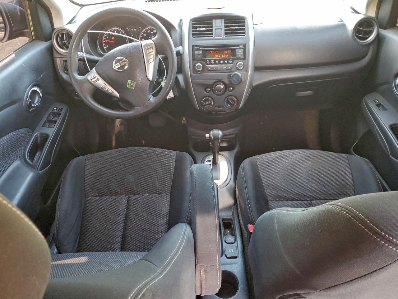Nissan Versa S Image 5
