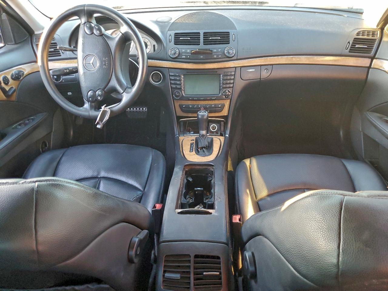 Mercedes-Benz E-Class 350 Image 11