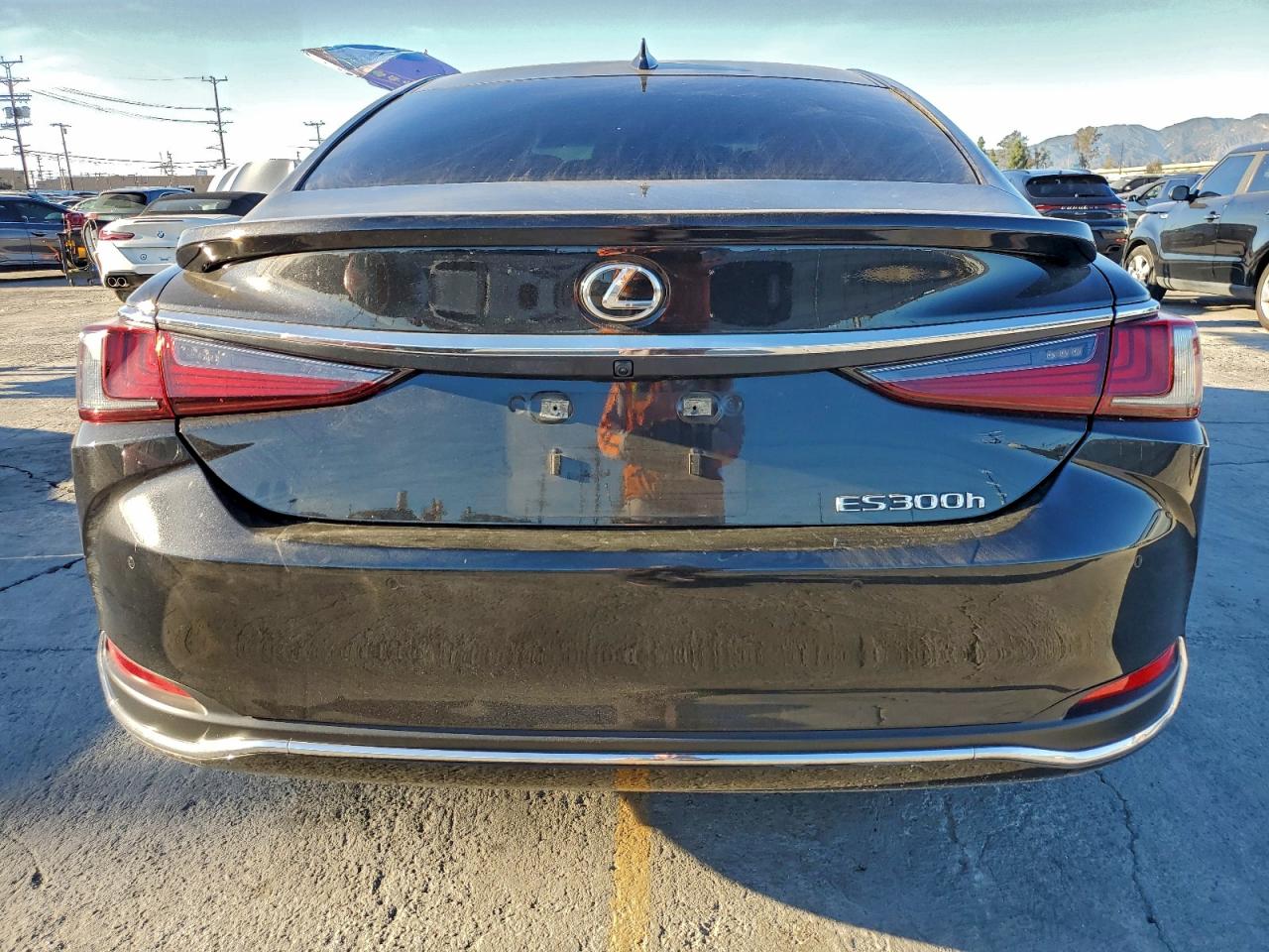 Lexus Es 300h Base Image 9