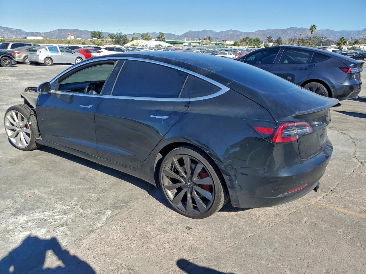 Tesla Model 3 Image 8