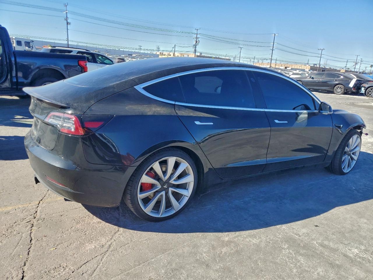 Tesla Model 3 Image 4