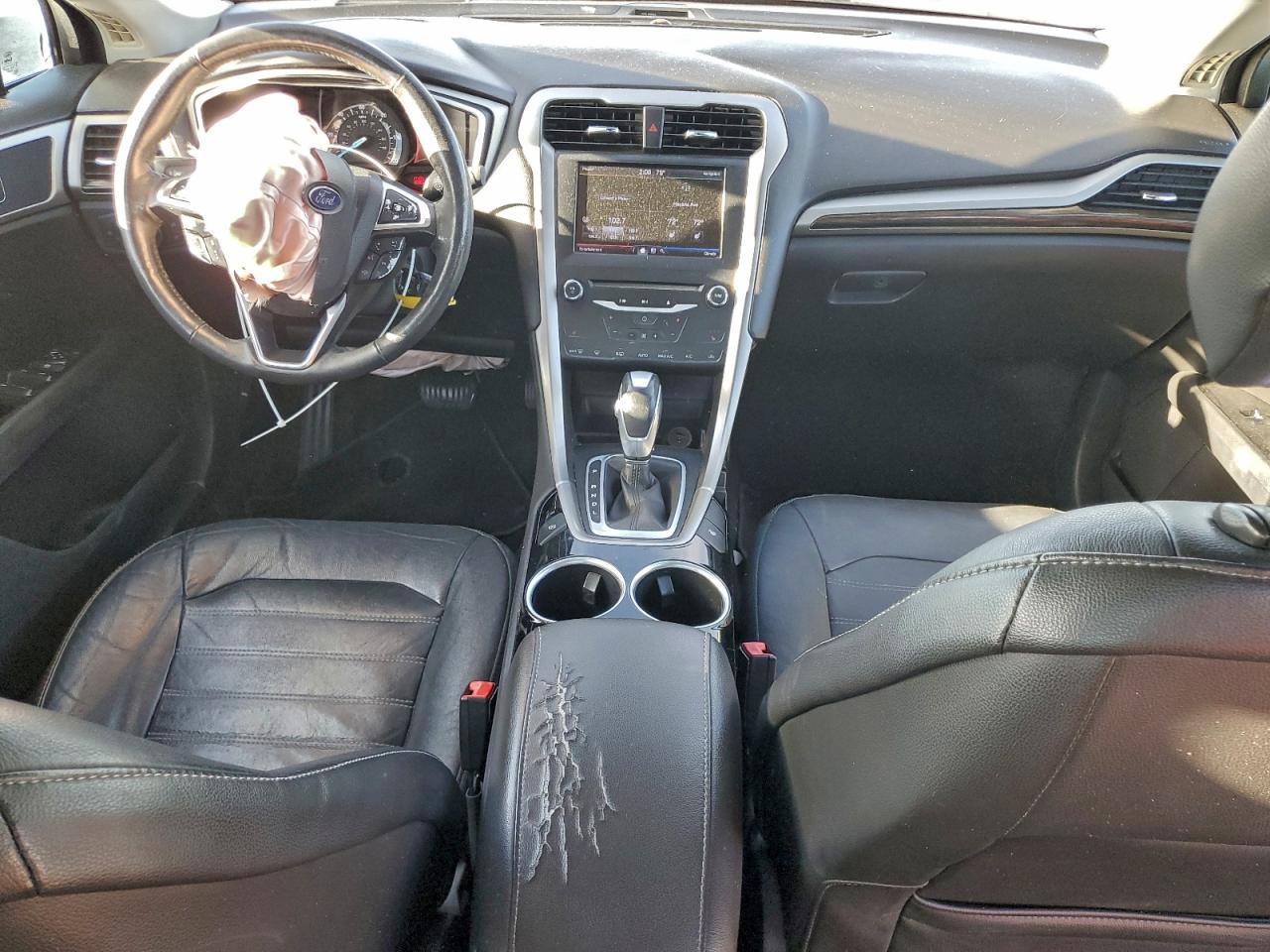 Ford Fusion Se Hybrid Image 4