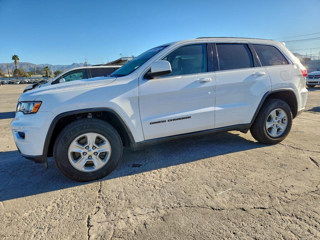 Jeep Grand Cherokee Laredo Image 1