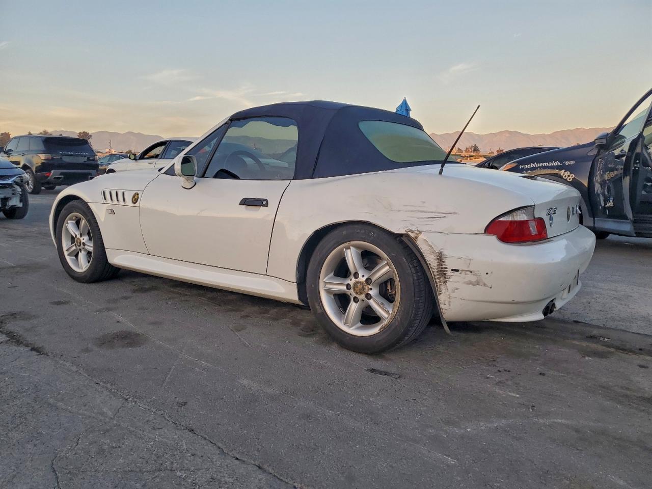 BMW Z Series 2.3 Image 4