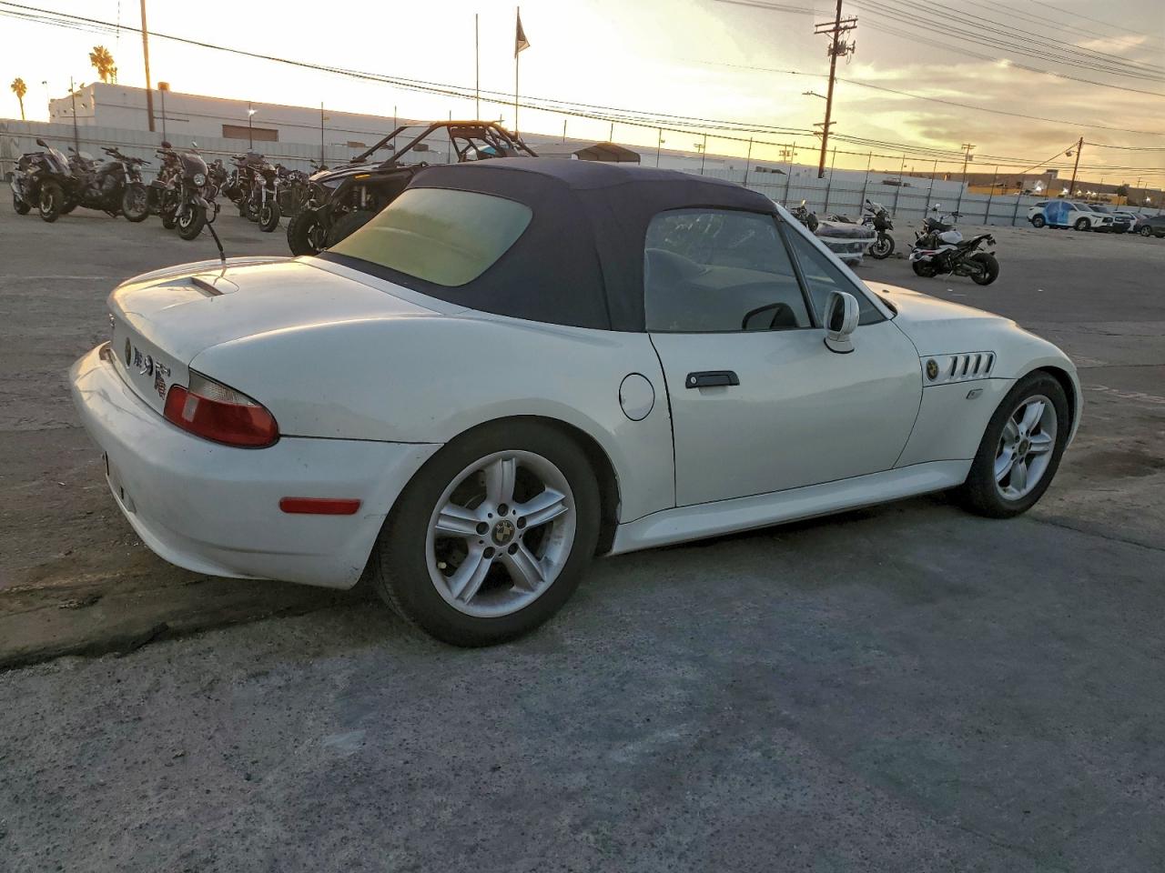 BMW Z Series 2.3 Image 6