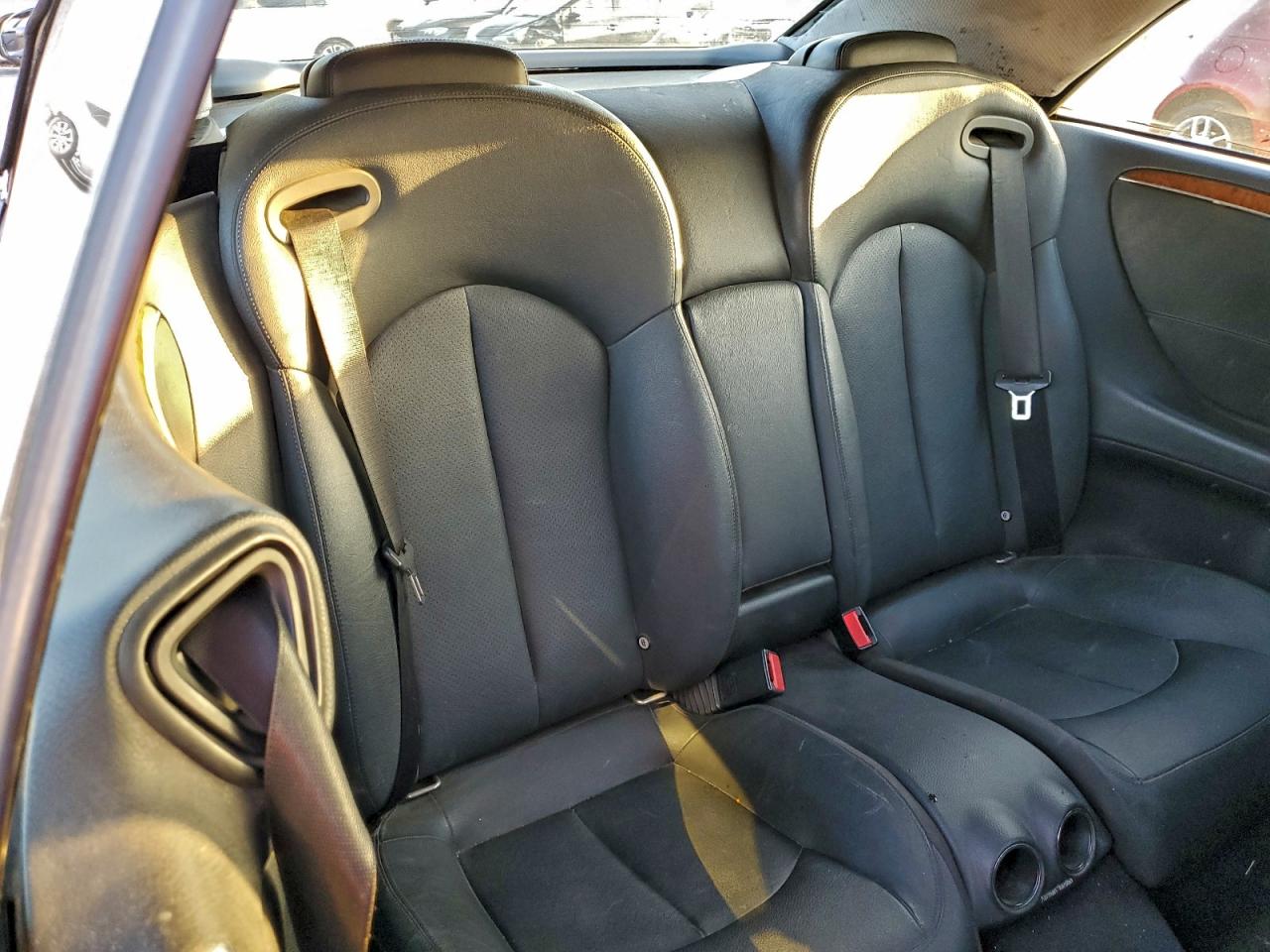 Mercedes-Benz Clk-class 350 Image 2