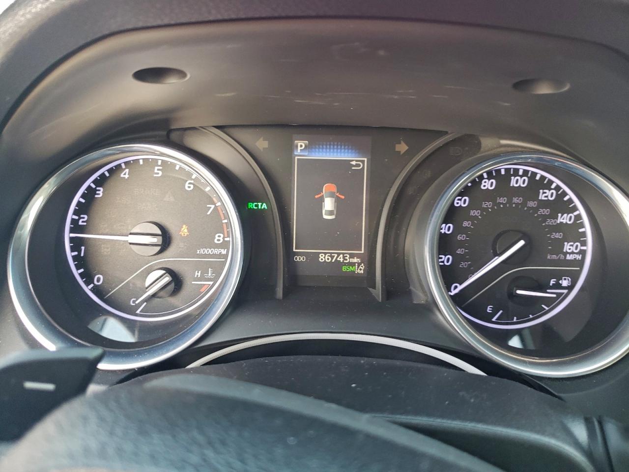 Toyota Camry L Image 10