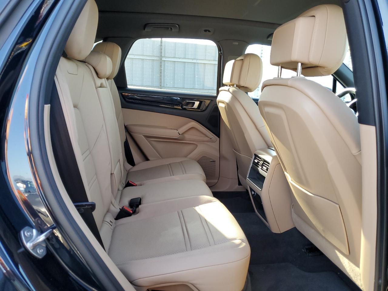 Porsche Cayenne Ba Base Image 9