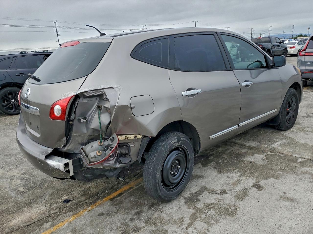 Nissan Rogue S Image 2