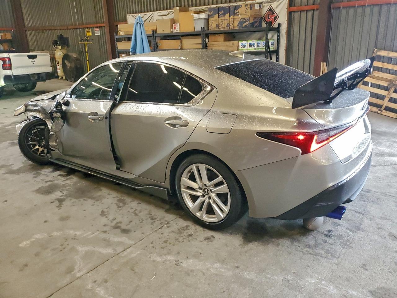 Lexus Is 300 Image 9