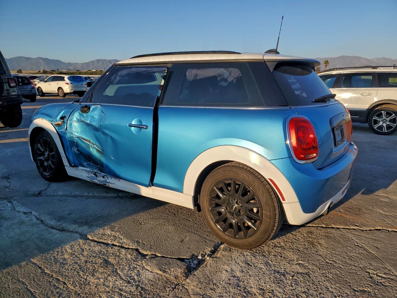 MINI Cooper Image 2