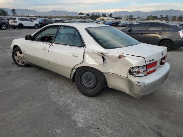 Lexus Uk 300 Image 2