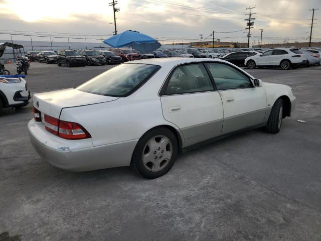 Lexus Uk 300 Image 3