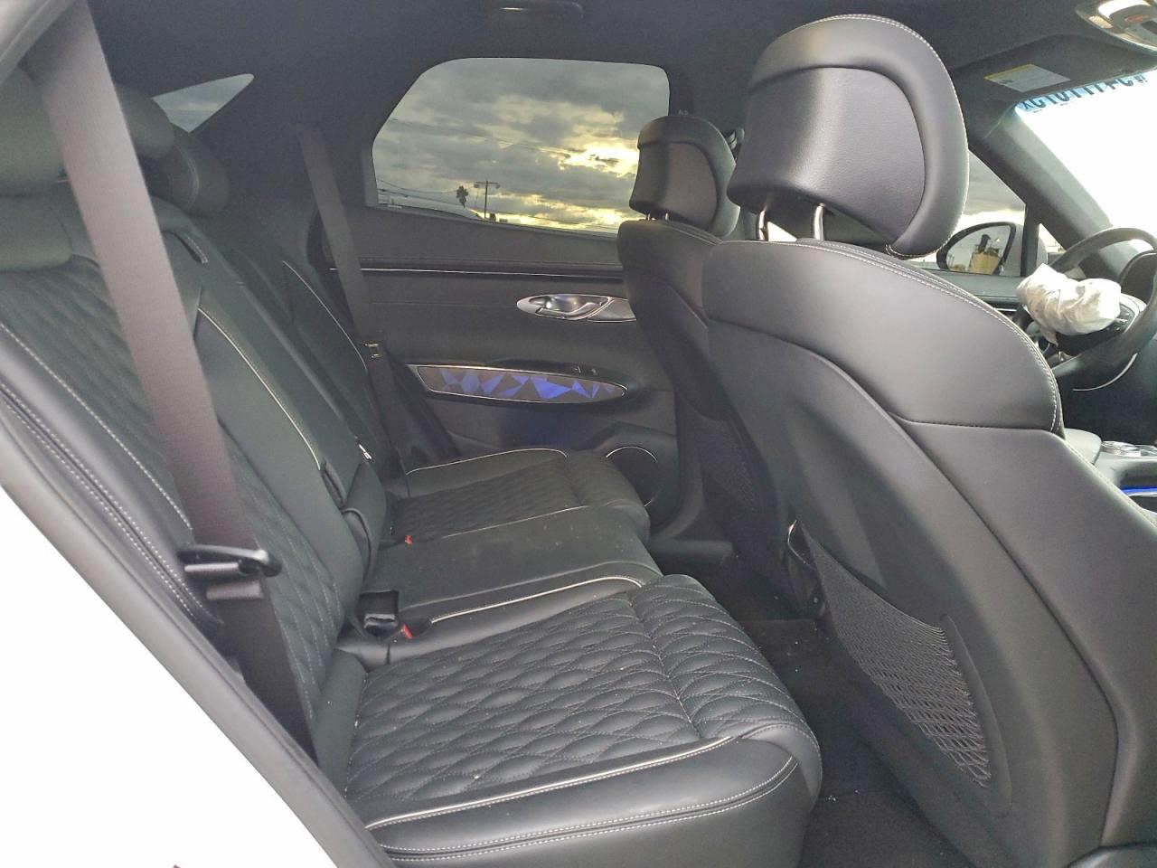 Genesis Gv70 Base Base Image 11