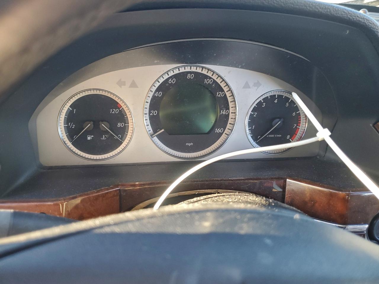 Mercedes-Benz GLK 350 Image 4