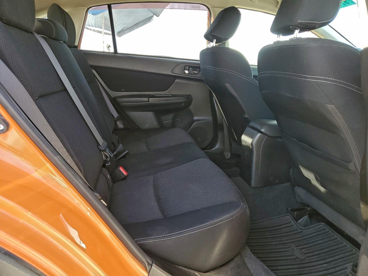 Subaru Crosstrek 2.0 Premium Image 9