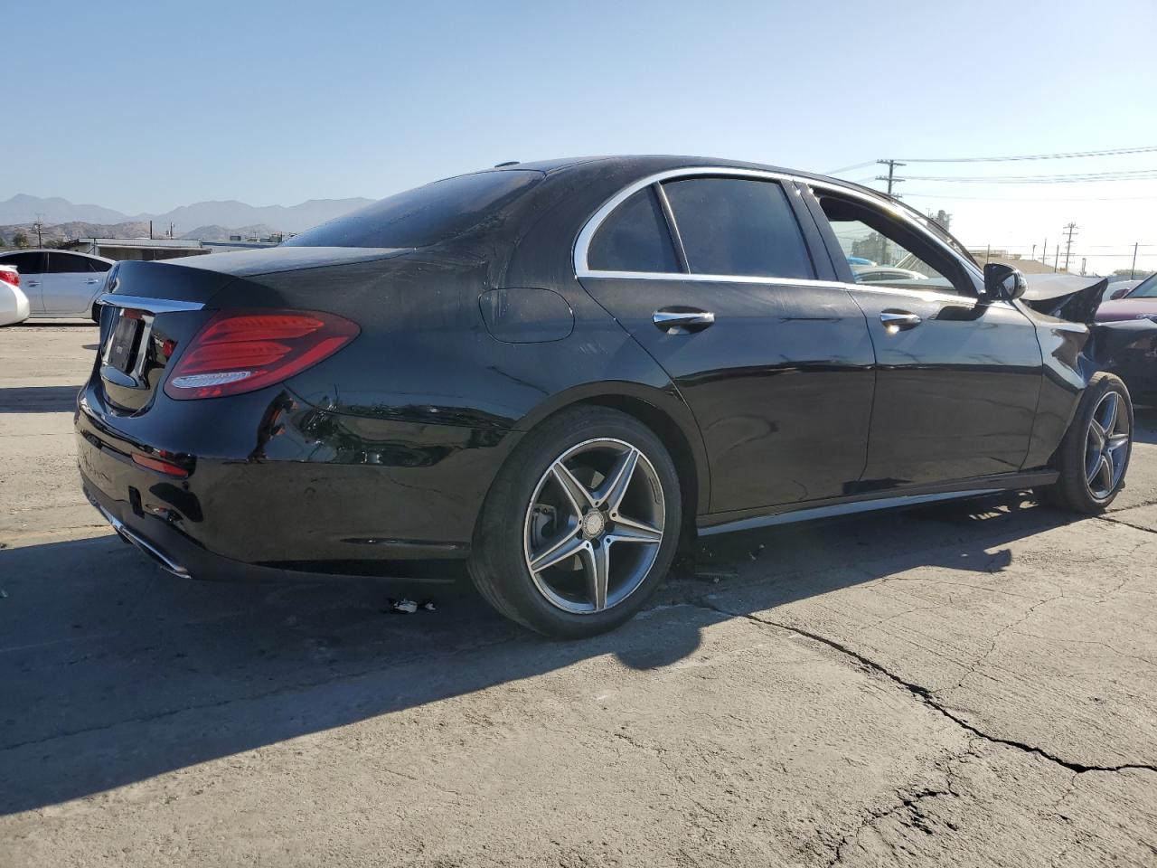 Mercedes-Benz E-Class 300 Image 8