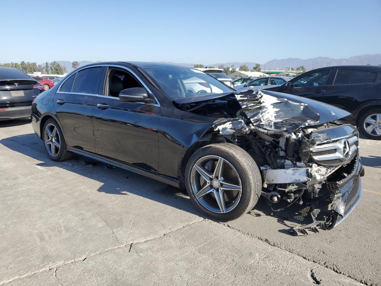 Mercedes-Benz E-Class 300 Image 4