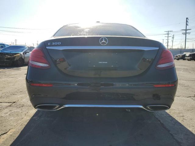 Mercedes-Benz E-Class 300 Image 10