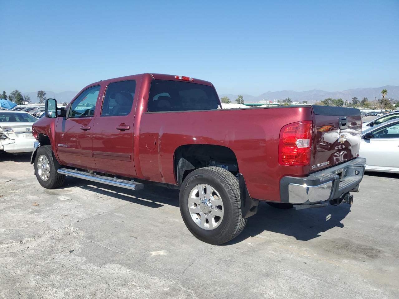Chevrolet Silverado C2500 Heavy Duty Ltz Image 3