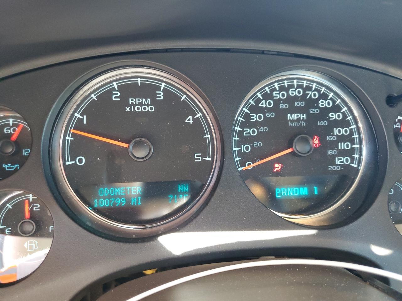 Chevrolet Silverado C2500 Heavy Duty Ltz Image 12