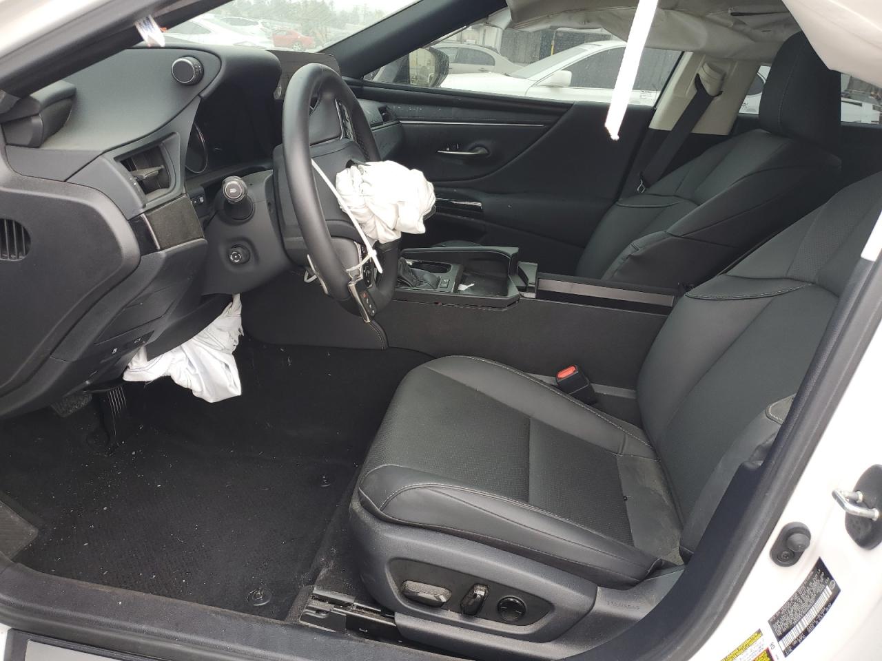 Lexus Es 300h Base Image 6