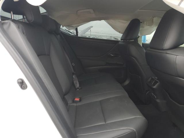 Lexus Es 300h Base Image 9