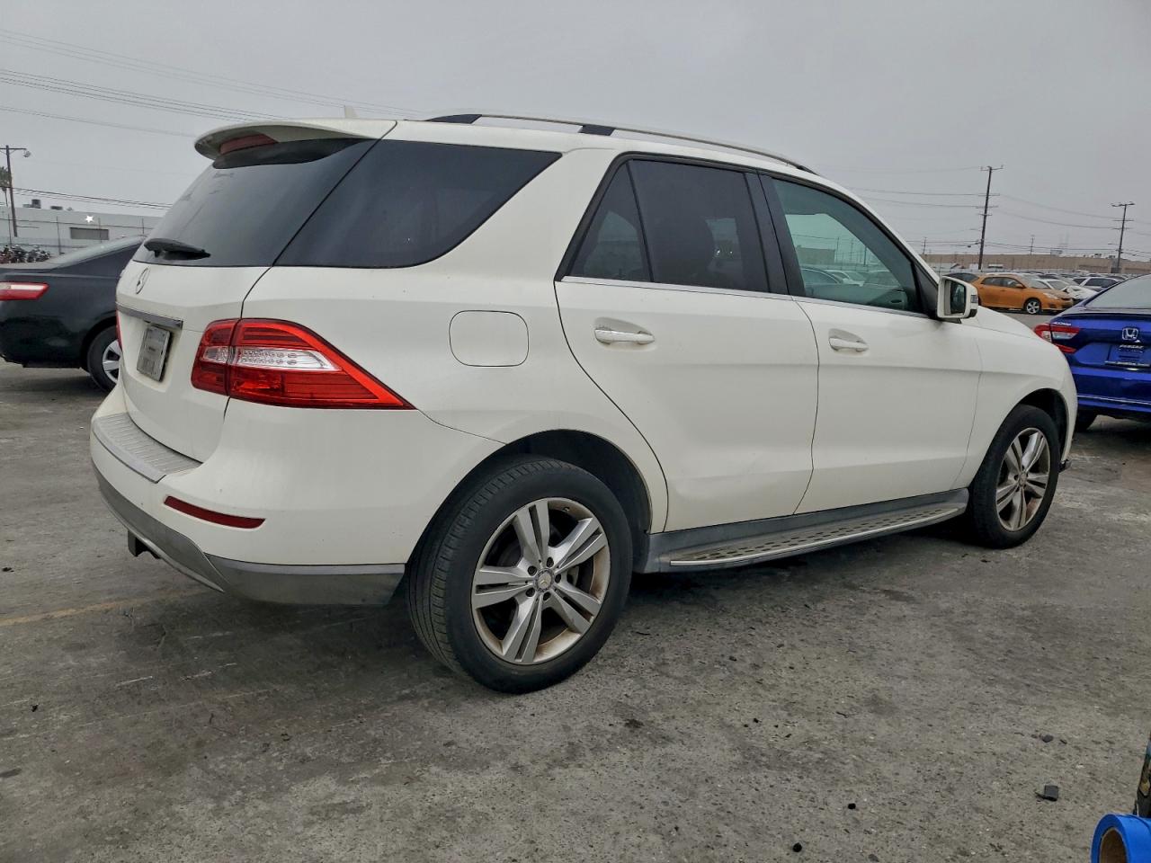 Mercedes-Benz M-Class 350 Image 3