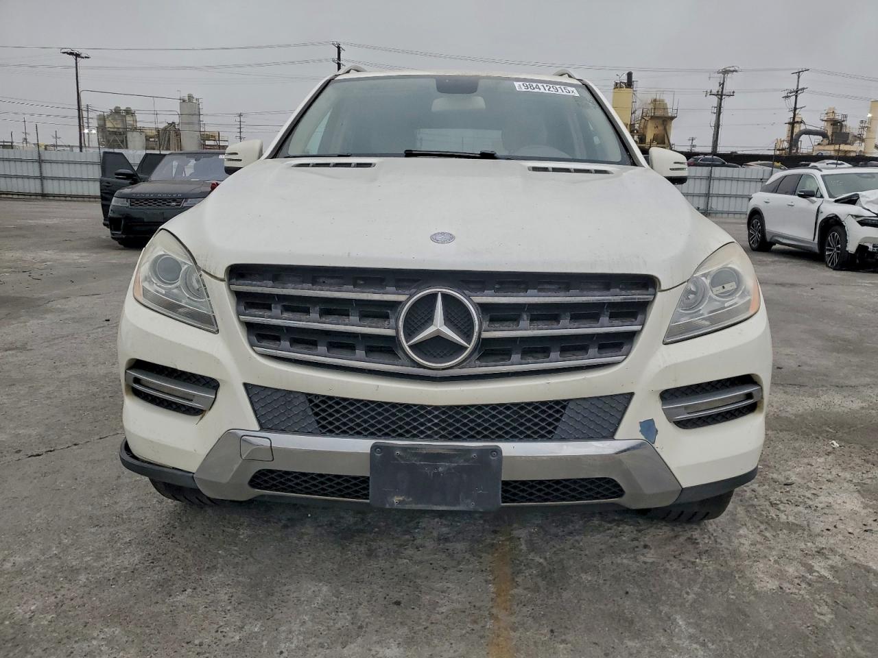 Mercedes-Benz M-Class 350 Image 12