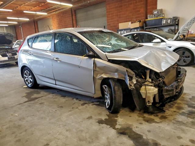 Hyundai ACCENT Gls Image 4