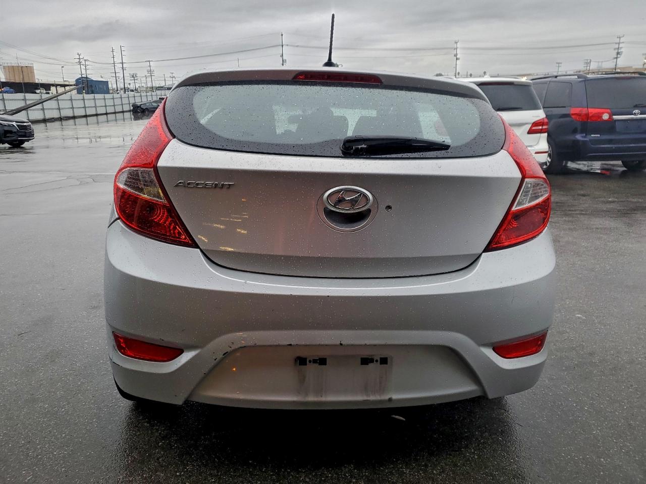 Hyundai ACCENT Gls Image 10