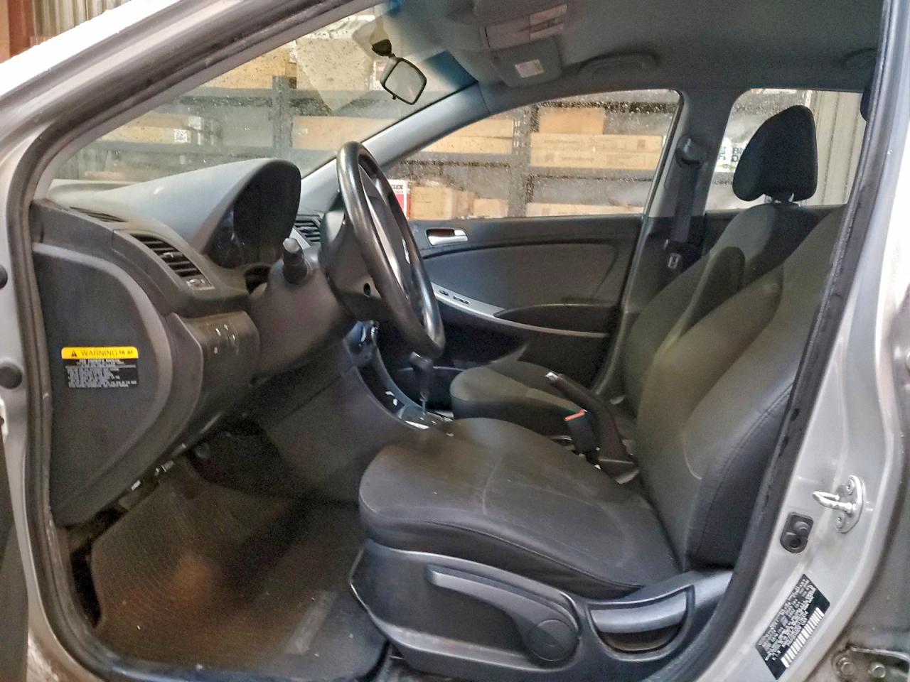 Hyundai ACCENT Gls Image 12