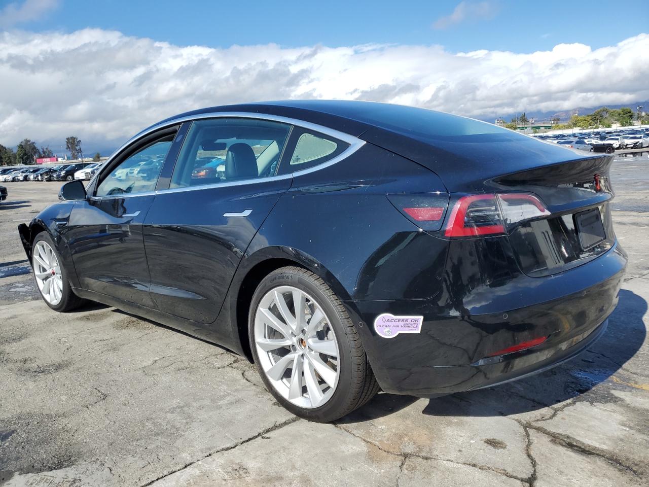 Tesla Model 3 Image 3