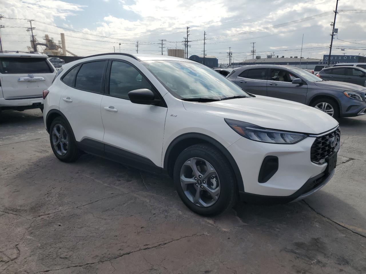 Ford Escape St Line Image 3