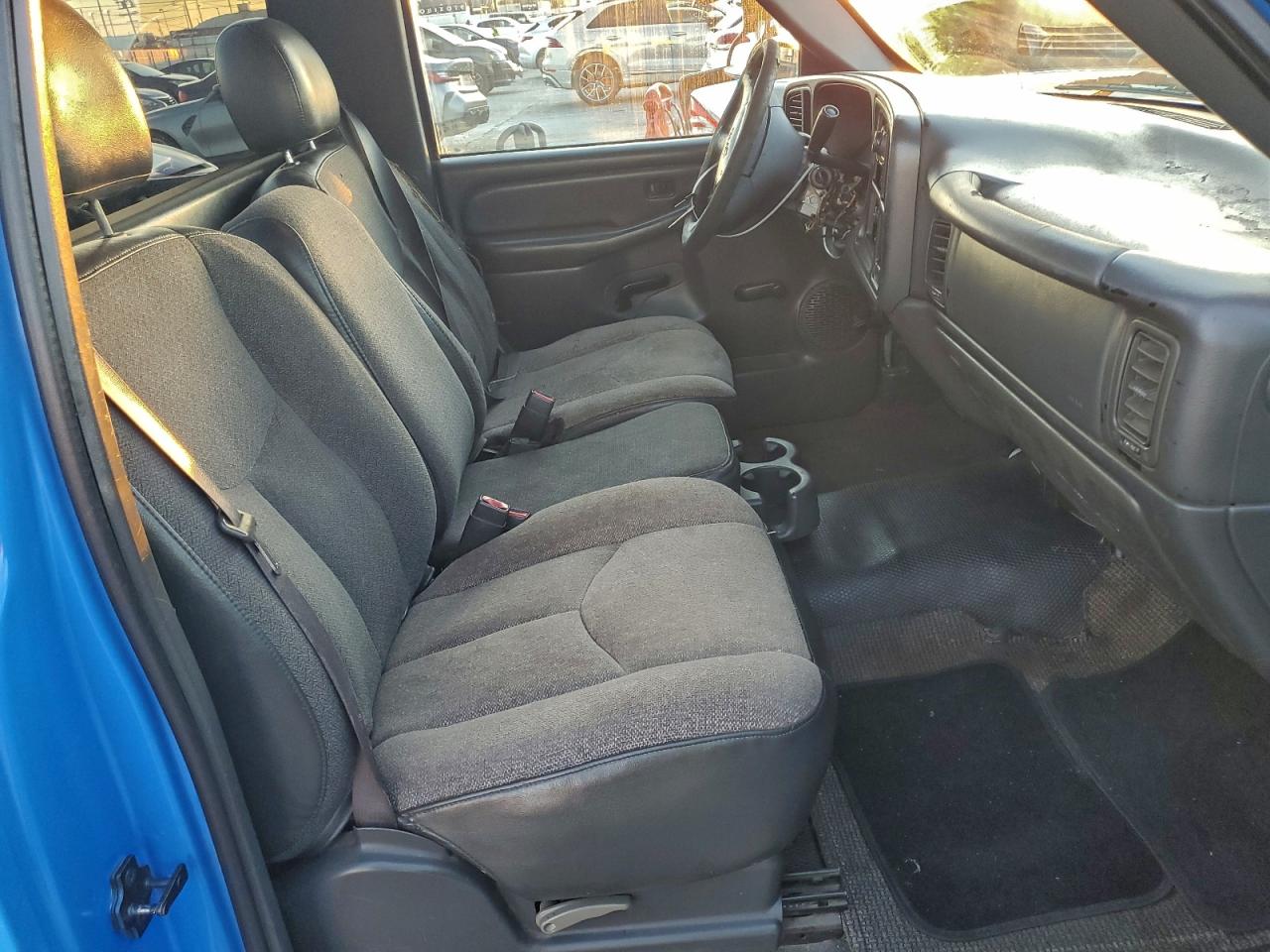 GMC Sierra C1500 Image 2