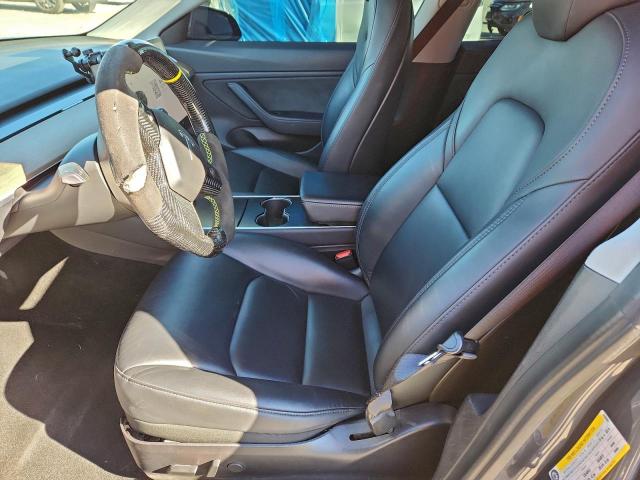 Tesla Model 3 Image 11