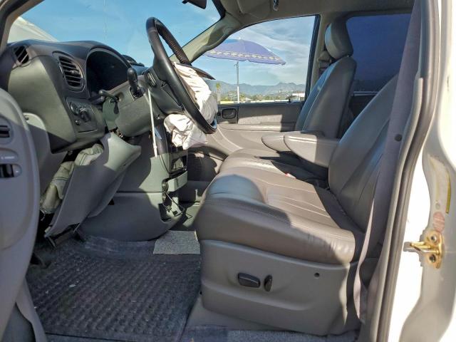 Chrysler Minivan Touring Image 3