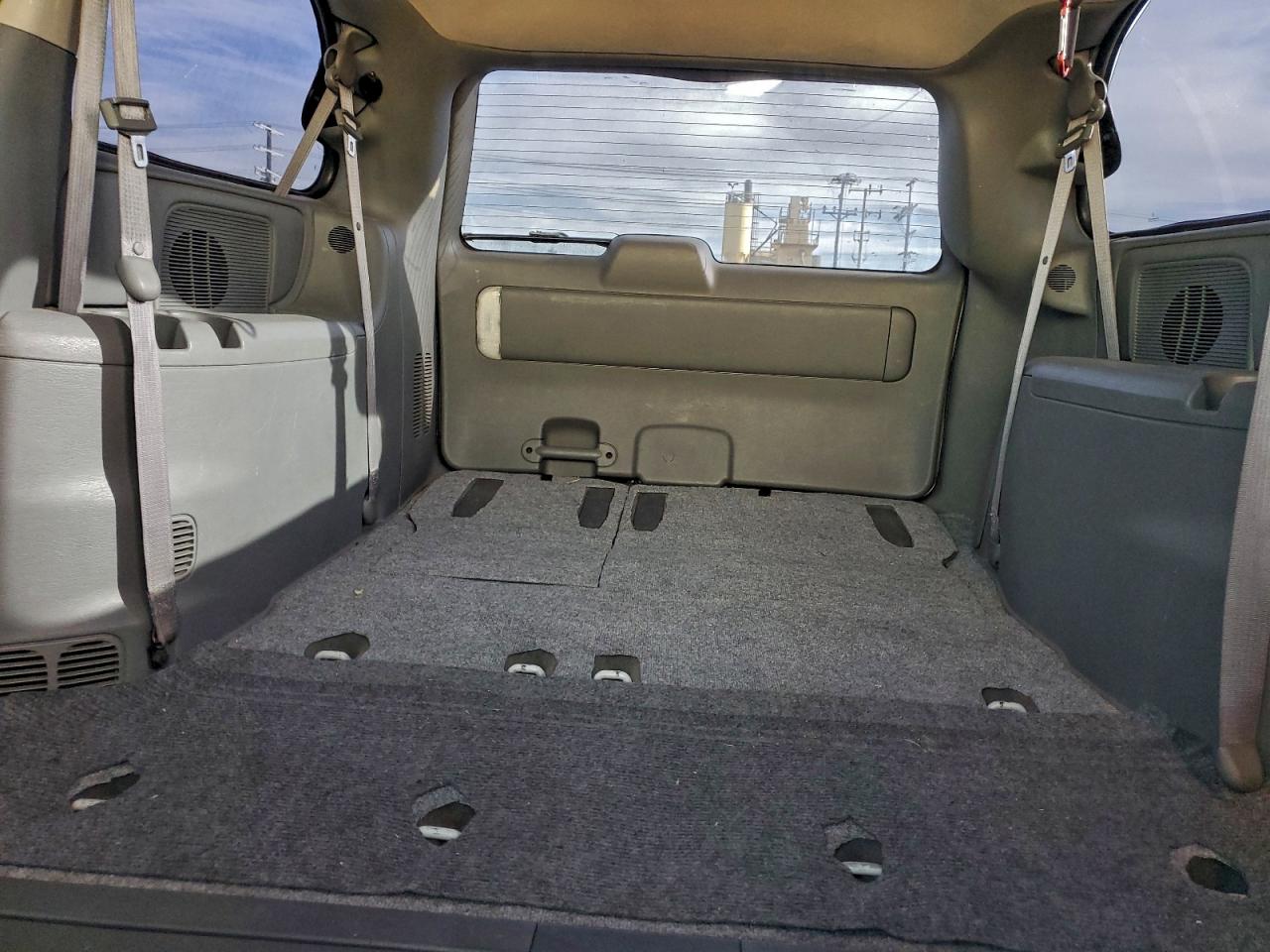 Chrysler Minivan Touring Image 13